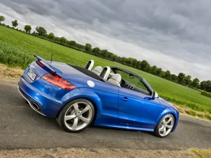 Кому призначена найшвидша версія audi tt rs (тест-драйв відео) Кому призначена найшвидша версія audi tt rs