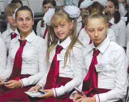 Корпус шляхетних дівчат нова Україна згадує добрий досвід минулого