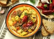 Курка, тушкована в сметані з овочами в мультиварці, рецепт (морква) Курка, тушкована в сметані з овочами в мультиварці, рецепт