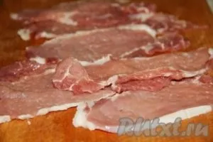 Курка, тушкована в сметані з овочами - готуємо покроково з фото