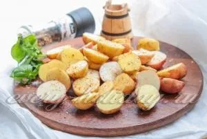 Курка цілком з картоплею в рукаві в духовці, рецепт з фото (спеції) Курка цілком з картоплею в рукаві в духовці, рецепт з фото