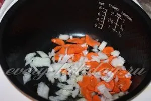 Курка, тушкована в сметані з овочами в мультиварці, рецепт (сіль) Курка, тушкована в сметані з овочами в мультиварці, рецепт