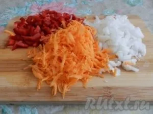 Курячі рулетики з сиром і помідорами - готуємо покроково з фото (сиром) Курячі рулетики з сиром і помідорами - готуємо покроково з фото