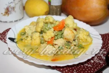 Курка, тушкована в сметані з овочами в мультиварці, рецепт (кольорова капуста) Курка, тушкована в сметані з овочами в мультиварці, рецепт