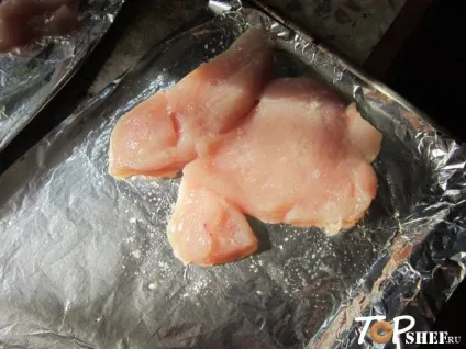 Курка з картоплею у фользі (картоплею) Курка з картоплею у фользі