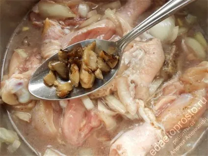 Курка з грибами