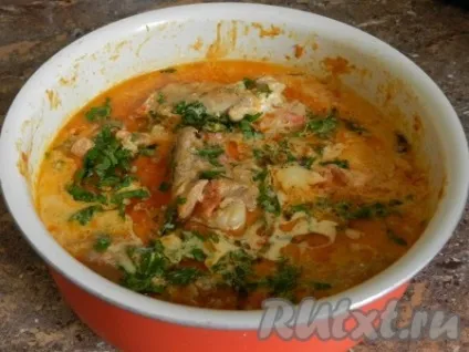 Курка, тушкована в сметані з овочами - готуємо покроково з фото