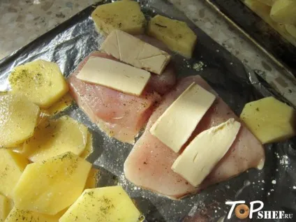 Курка з картоплею у фользі (курка картоплею фользі) Курка з картоплею у фользі
