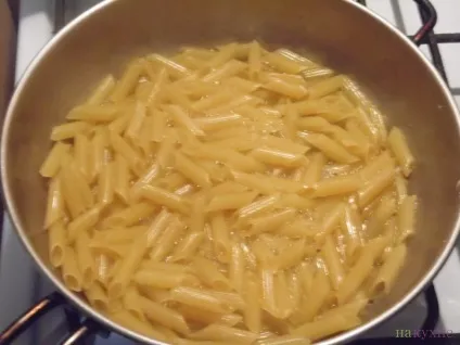 Курка з макаронами на сковороді (сковороді) Курка з макаронами на сковороді