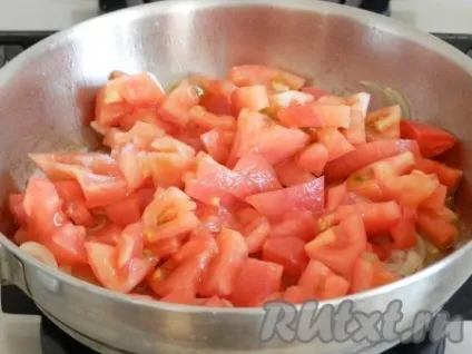 Курка, тушкована в сметані з овочами - готуємо покроково з фото