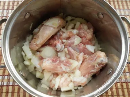 Курка з грибами