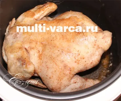 Курка в мультиварці цілком
