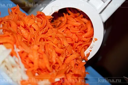 Квашена капуста з журавлиною - рецепт приготування з фото від (нарізати допомогою спеціальної насадки) Квашена капуста з журавлиною - рецепт приготування з фото від