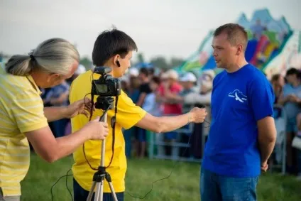 Люди в місті як стати пілотом (проходить типовий робочий день) Люди в місті як стати пілотом