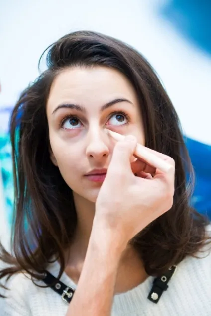 Макіяж для тих, хто носить окуляри 1 (носить) Макіяж для тих, хто носить окуляри 1