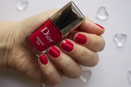 Манікюр dior vernis couture effet gel collection for spring 2014 року - ann sokolova (effet) Манікюр dior vernis couture effet gel collection for spring 2014 року - ann sokolova