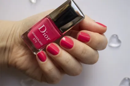 Манікюр dior vernis couture effet gel collection for spring 2014 року - ann sokolova (effet) Манікюр dior vernis couture effet gel collection for spring 2014 року - ann sokolova