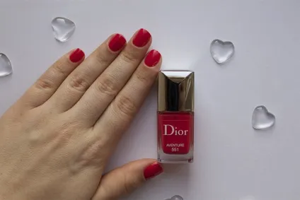 Манікюр dior vernis couture effet gel collection for spring 2014 року - ann sokolova (effet) Манікюр dior vernis couture effet gel collection for spring 2014 року - ann sokolova