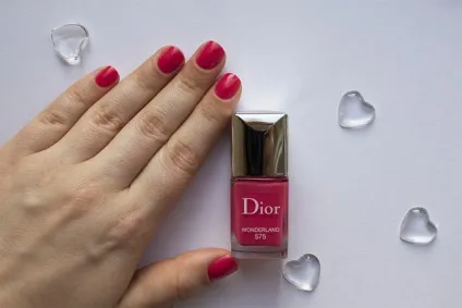 Манікюр dior vernis couture effet gel collection for spring 2014 року - ann sokolova (effet) Манікюр dior vernis couture effet gel collection for spring 2014 року - ann sokolova