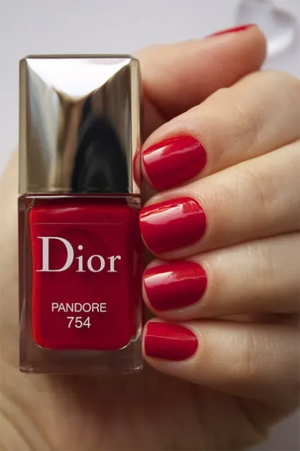 Манікюр dior vernis couture effet gel collection for spring 2014 року - ann sokolova (couture) Манікюр dior vernis couture effet gel collection for spring 2014 року - ann sokolova