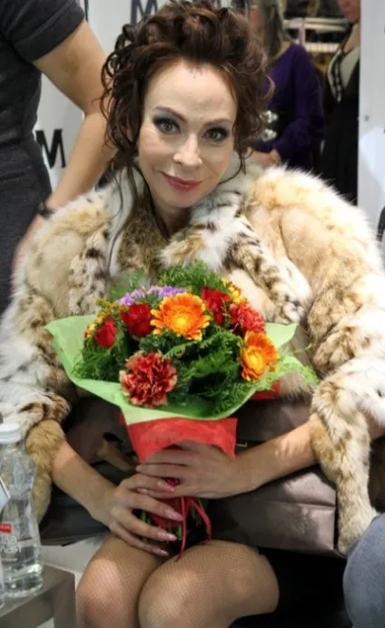 Марина Хлєбнікова змінилася до невпізнання (знаменитості до і після операції) Марина Хлєбнікова змінилася до невпізнання