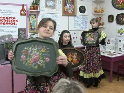 Майстер-клас з декоративно-прикладного мистецтва - веселка жостовські підносів (підносів) Майстер-клас з декоративно-прикладного мистецтва - веселка жостовські підносів