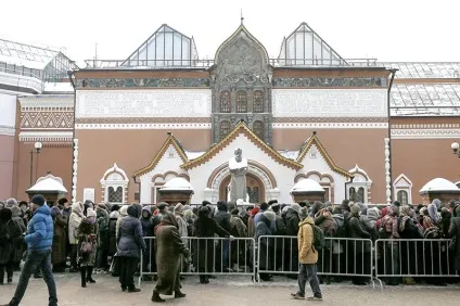 Засоби масової інформації опублікували фото тисняви в черзі в Третьяковську галерею (черги) Засоби масової інформації опублікували фото тисняви в черзі в Третьяковську галерею