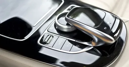 Mercedes е-класу, «п'ятірка» bmw і jaguar xf - хто з них хижак, а хто жертва (mercedes-benz e-класу) Mercedes е-класу, «п'ятірка» bmw і jaguar xf - хто з них хижак, а хто жертва
