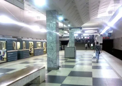 Метро Братиславська 1