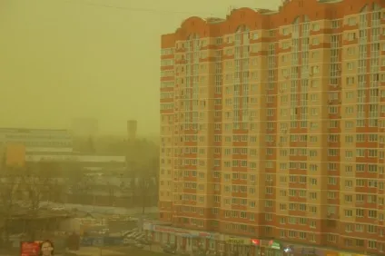 Москву накрила зелена буря, все не просто так (атмосферні явища) Москву накрила зелена буря, все не просто так