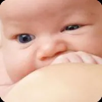Набухання молочних залоз у новонародженого (новонародженого) Набухання молочних залоз у новонародженого