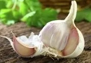 Народні засоби лікування часником (кошти) Народні засоби лікування часником
