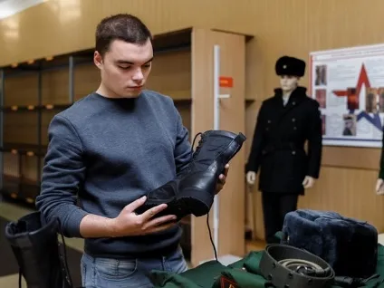 Новий заклик і знову нова форма, si vis pacem, para bellum! (Pacem) Новий заклик і знову нова форма, si vis pacem, para bellum!