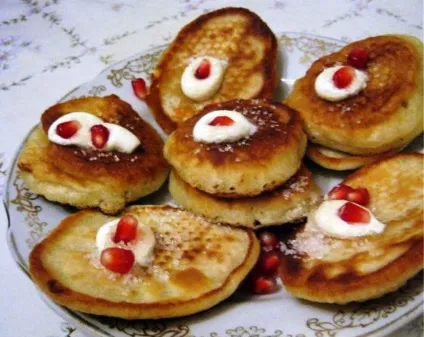 Оладки з кислого молока рецепт з кислого, оладки на скисле, фото як приготувати, на (молока) Оладки з кислого молока рецепт з кислого, оладки на скисле, фото як приготувати, на