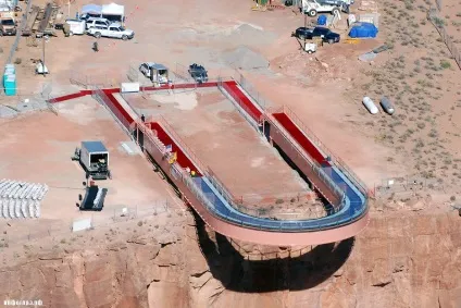 Оглядовий майданчик гранд-каньйону skywalk