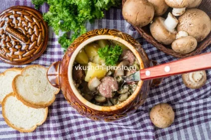 Мисливські ковбаски до картоплею в горщиках (страви з картоплі) Мисливські ковбаски до картоплею в горщиках