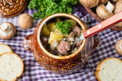 Мисливські ковбаски до картоплею в горщиках (страви з картоплі) Мисливські ковбаски до картоплею в горщиках