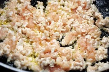 Паста з куркою, томатним соусом і прянощами (куркою томатному соусі) Паста з куркою, томатним соусом і прянощами