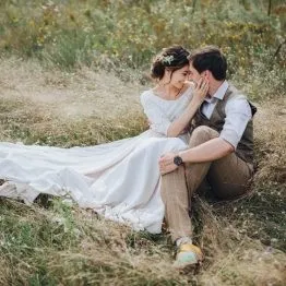 Поговоримо про весілля і економії