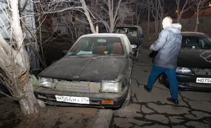 Поки місто мирно спить, не дрімає мафія () Поки місто мирно спить, не дрімає мафія