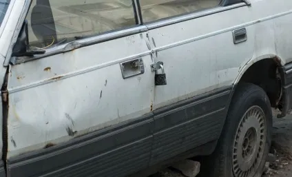 Поки місто мирно спить, не дрімає мафія () Поки місто мирно спить, не дрімає мафія