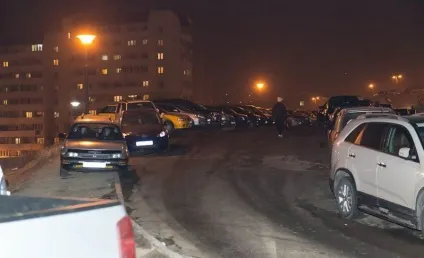 Поки місто мирно спить, не дрімає мафія () Поки місто мирно спить, не дрімає мафія