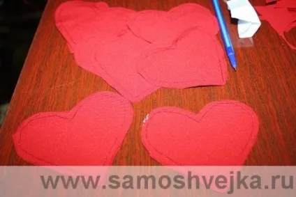 Подушка з сердечками - самошвейка - сайт для любителів шиття і рукоділля (білий колір синій колір) Подушка з сердечками - самошвейка - сайт для любителів шиття і рукоділля