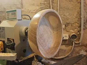Процес виготовлення дубової миски - ярмарок майстрів - ручна робота, handmade (шліфування) Процес виготовлення дубової миски - ярмарок майстрів - ручна робота, handmade
