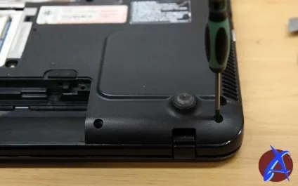 Розбирання ноутбука toshiba satellite l850 (satellite) Розбирання ноутбука toshiba satellite l850
