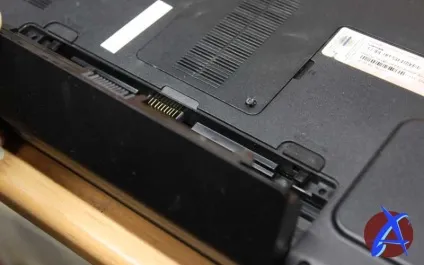 Розбирання ноутбука toshiba satellite l850 (розбирання) Розбирання ноутбука toshiba satellite l850