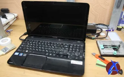 Розбирання ноутбука toshiba satellite l850 (toshiba l850) Розбирання ноутбука toshiba satellite l850