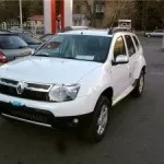 Рено Дастер кросовер або позашляховик