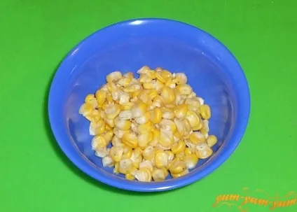 Рецепт салату з креветками, яйцем, огірком, рисом і кукурудзою (креветками) Рецепт салату з креветками, яйцем, огірком, рисом і кукурудзою