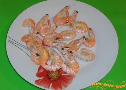 Рецепт салату з креветками, яйцем, огірком, рисом і кукурудзою (креветками) Рецепт салату з креветками, яйцем, огірком, рисом і кукурудзою